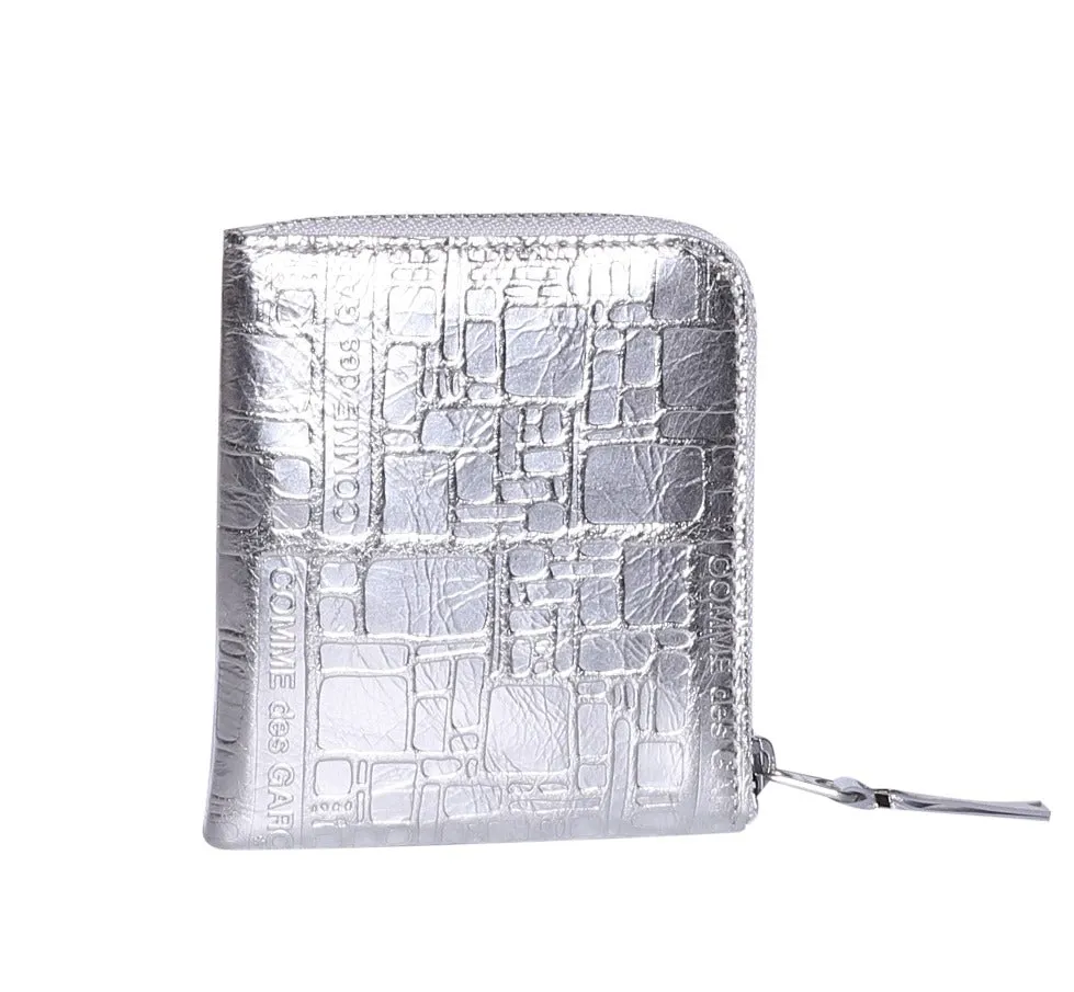 Comme des Garons Logo Embossed Detail Zipped Wallet